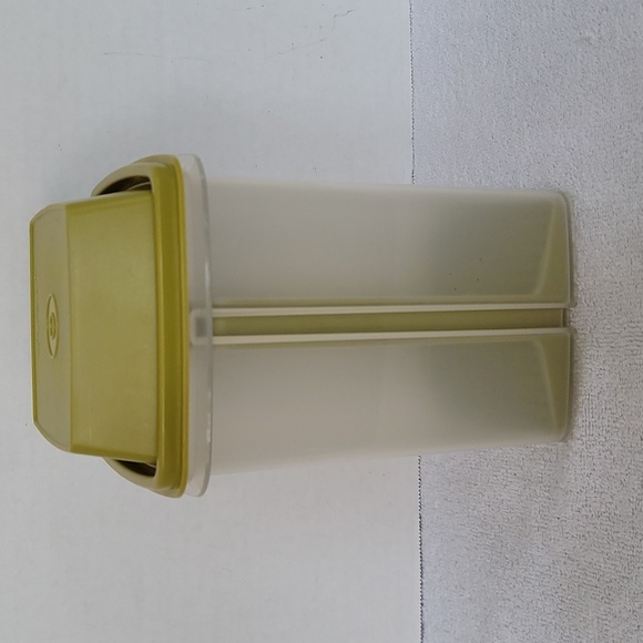 Tupperware vintage pickle keeper - Picture 2 of 15